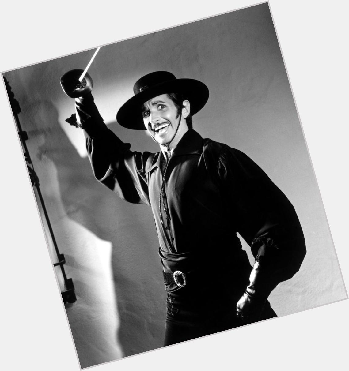 Hoy hay muchos cumpleaños, pero me quedo con el de George Hamilton...
Happy Birthday, Zorro! 