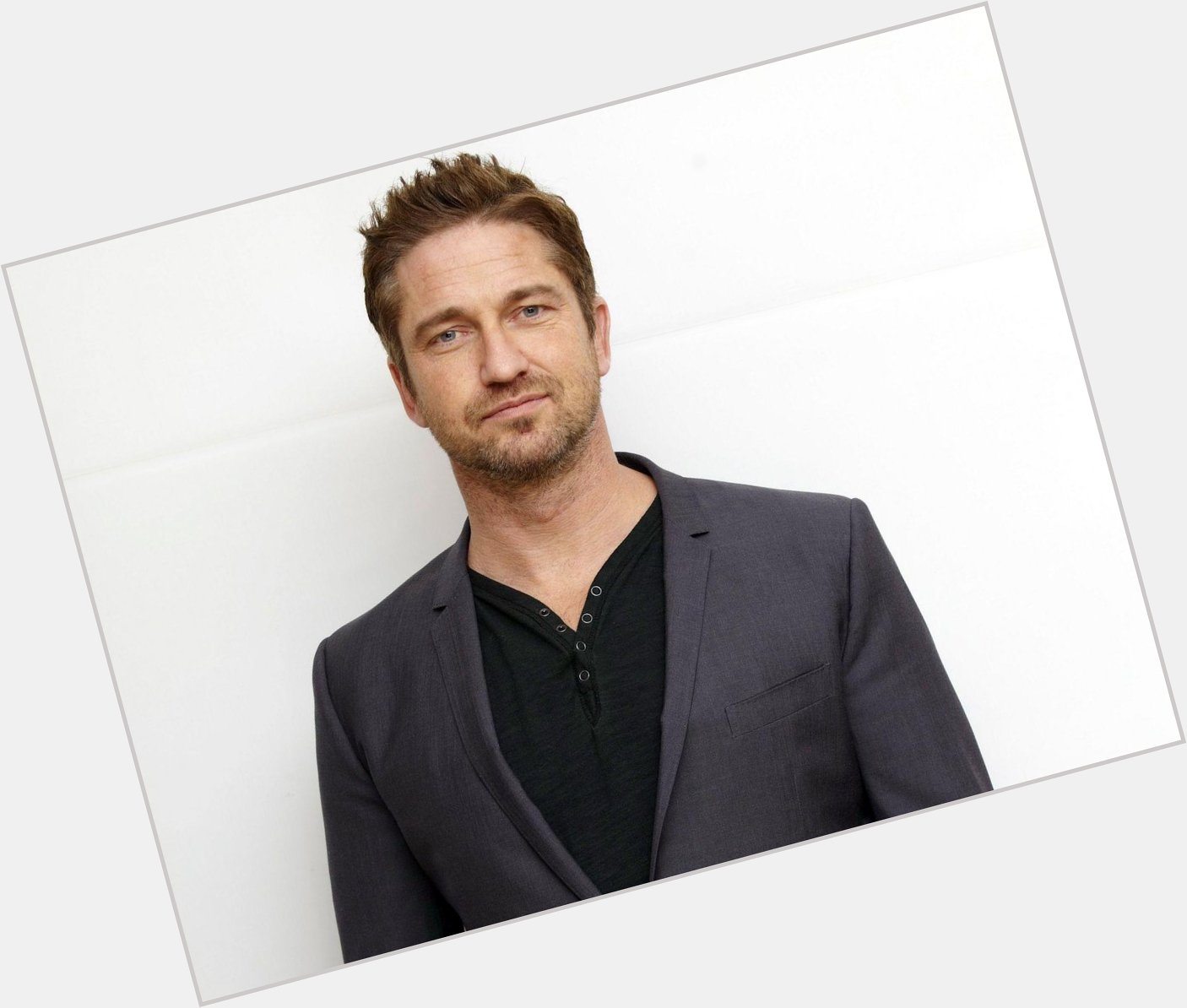 Happy Birthday to Gerard Butler, who turns 45 today! 