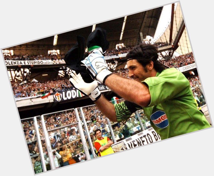 Happy 39th Birthday to one of the all-time greats, Gianluigi Buffon. 