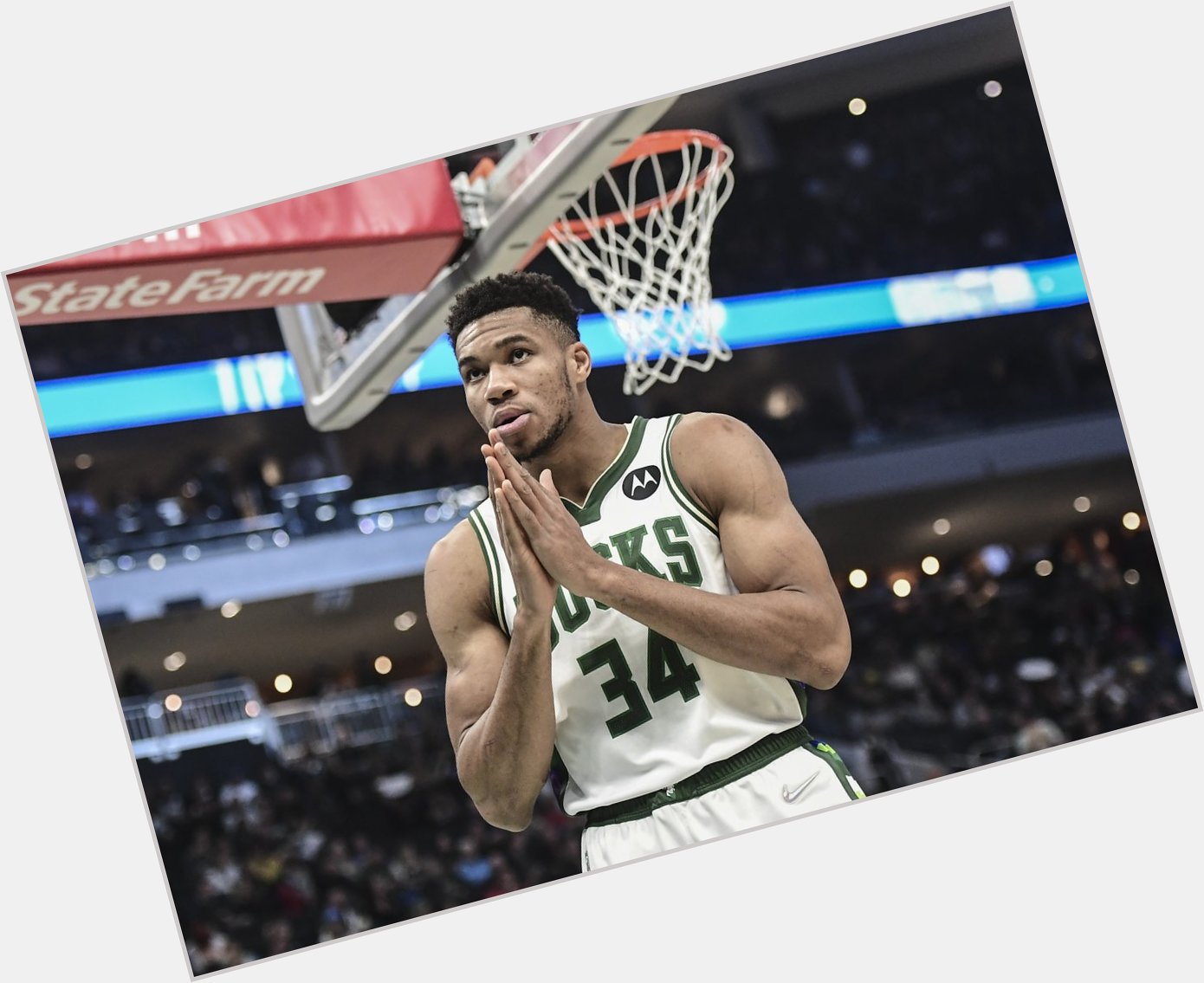  Happy Birthday Giannis Antetokounmpo! What\s your favorite play from the Greek Freak?    