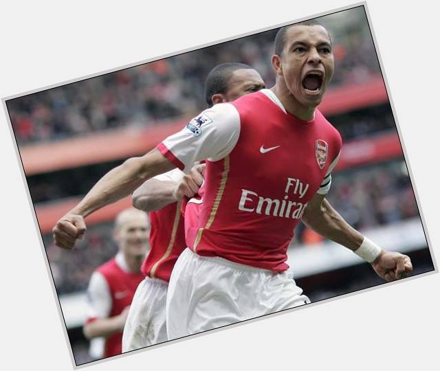 Happy birthday to an Invincible, Gilberto Silva! He won 3 major trophies in his 6 years spell with Arsenal. 