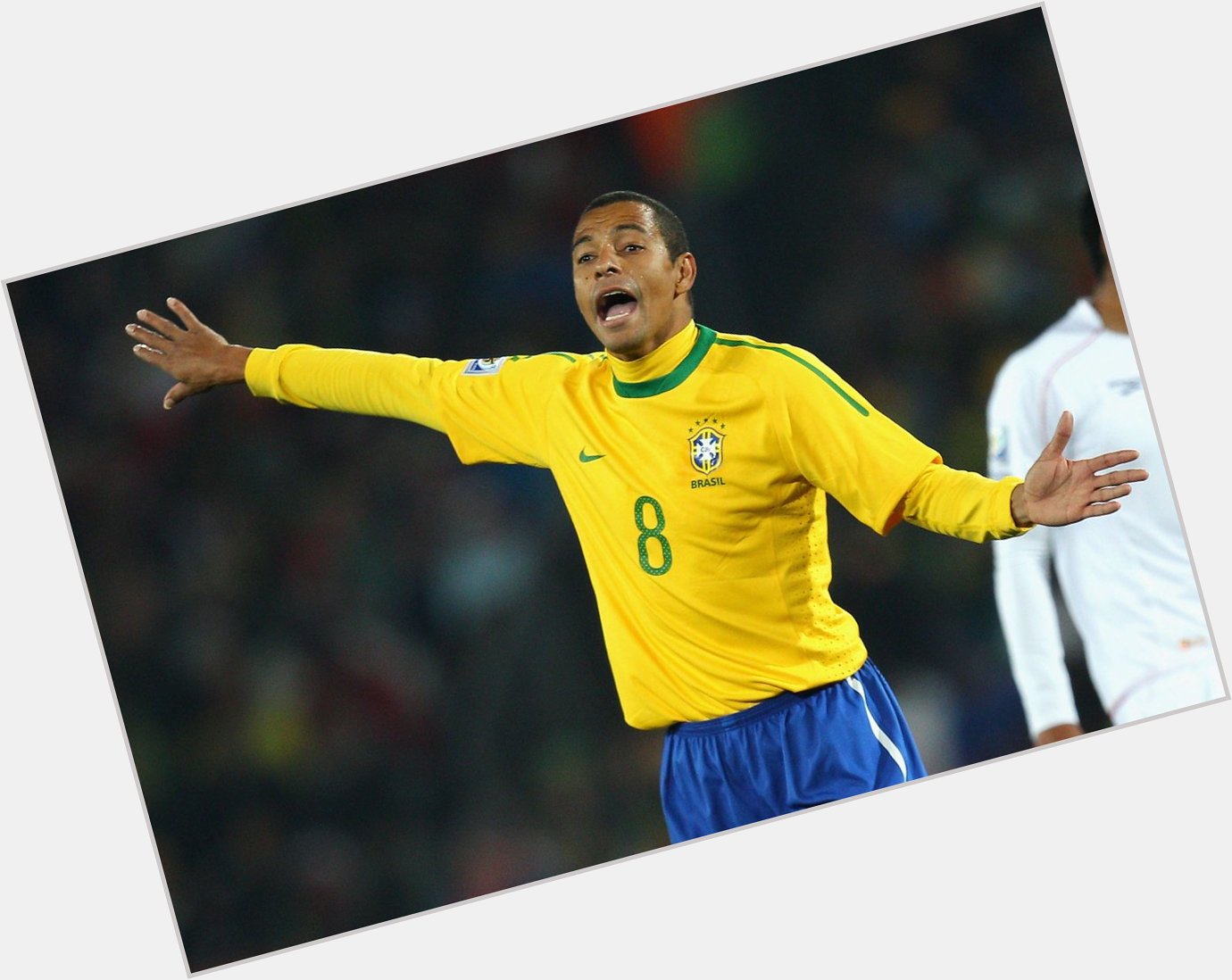Happy birthday to Gilberto Silva (41) and Dida (44) - both members of  Brazil\s winning squad in 2002! 