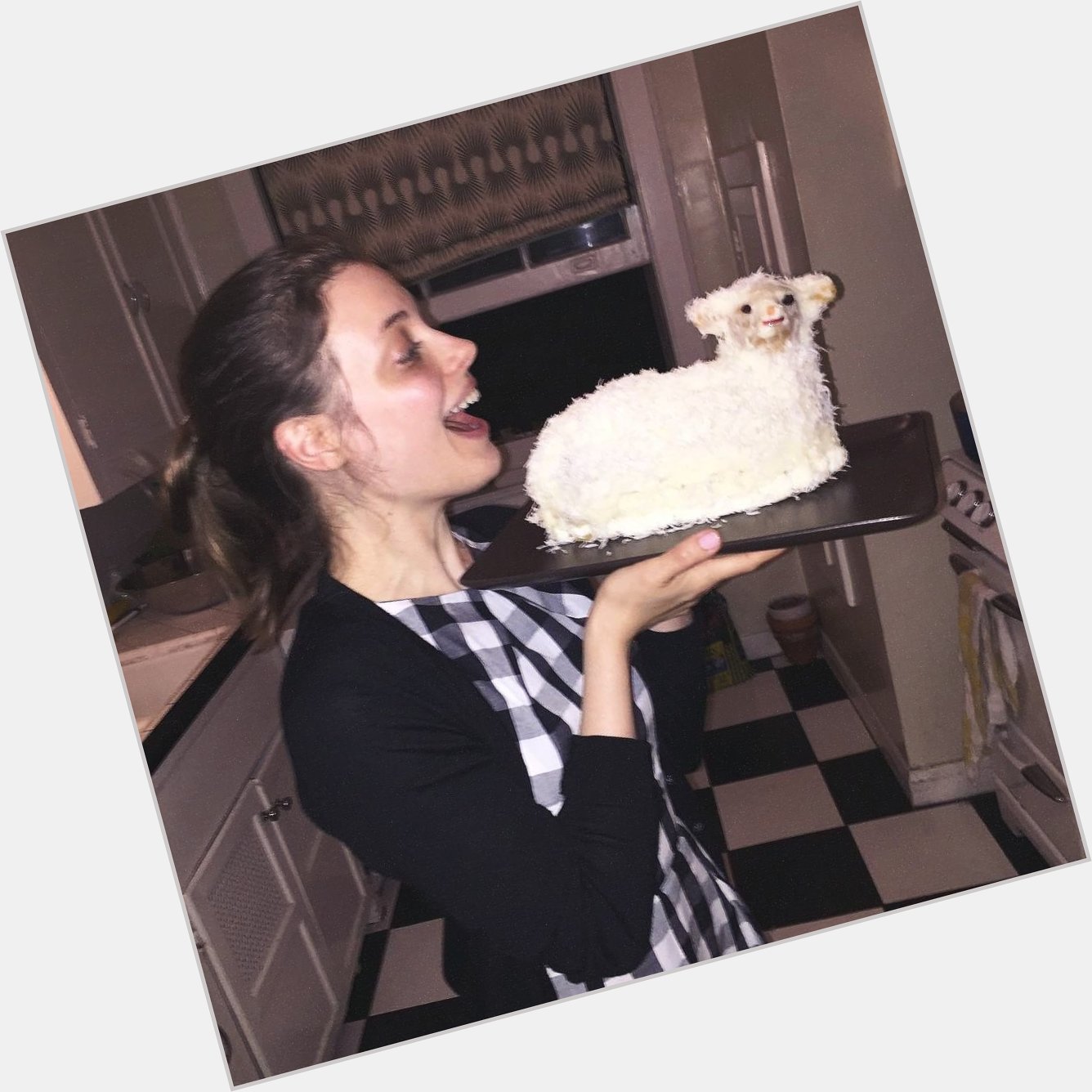 Gillian jacobs with a cake to celebrate her 39th birthday everyone say happy birthday gillian jacobs 