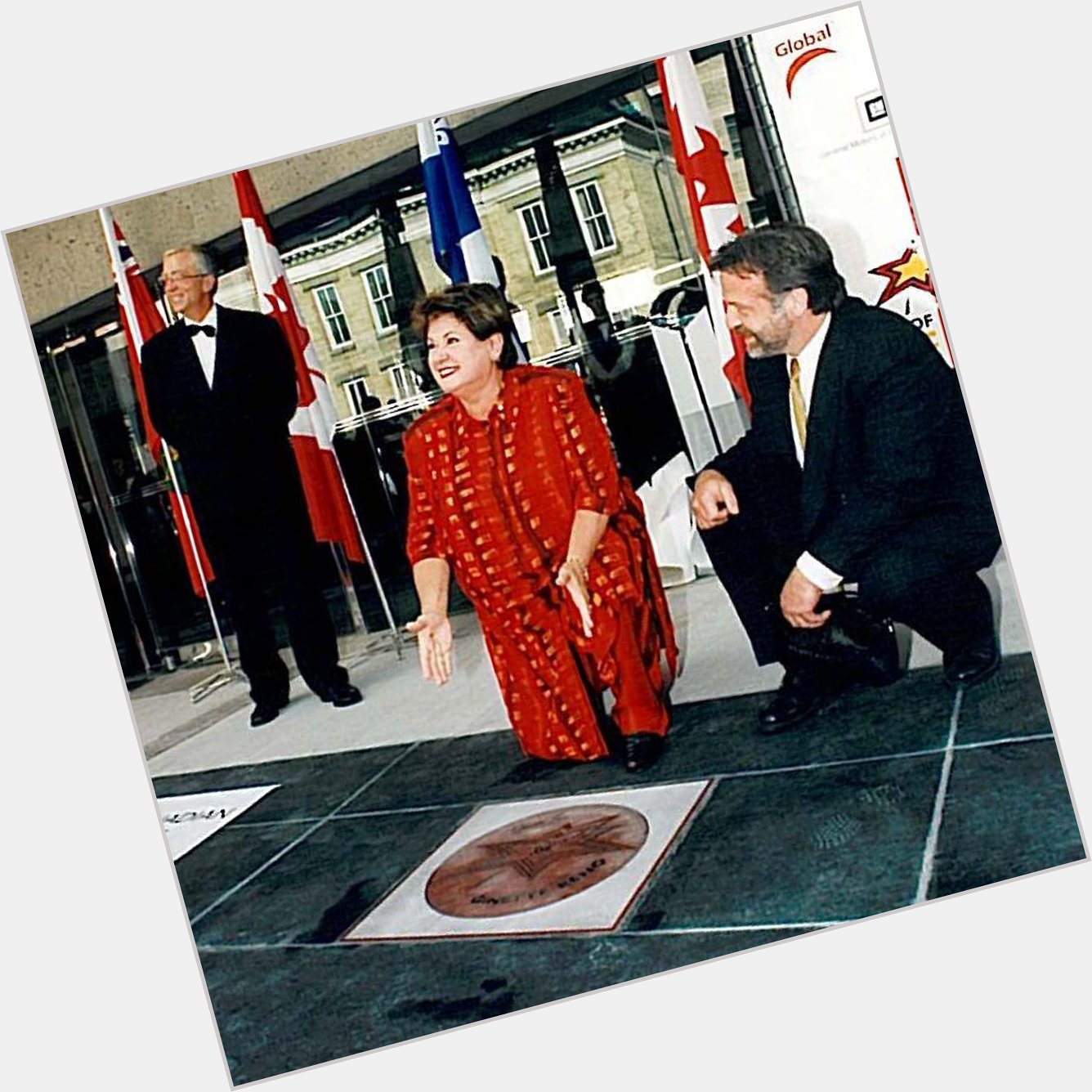 Happy birthday to 2000 Canada\s Walk of Fame Inductee Ginette Reno. 