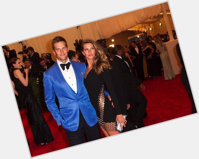 Tom Brady wishes wife Gisele Bundchen happy birthday with sexy PDA photos  