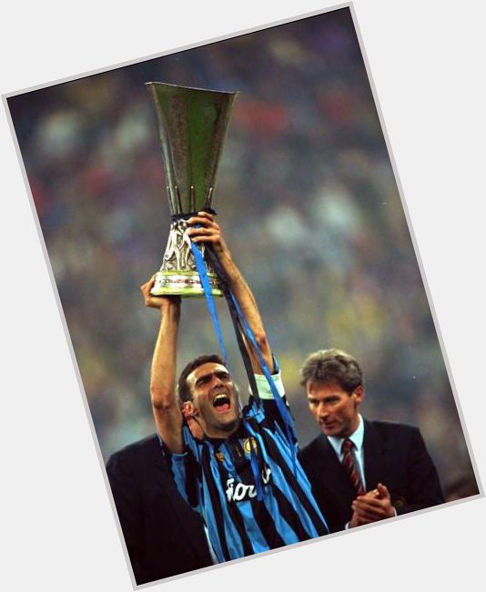 Happy Birthday Giuseppe Bergomi (51 tahun). He is captain of Inter Milan before 