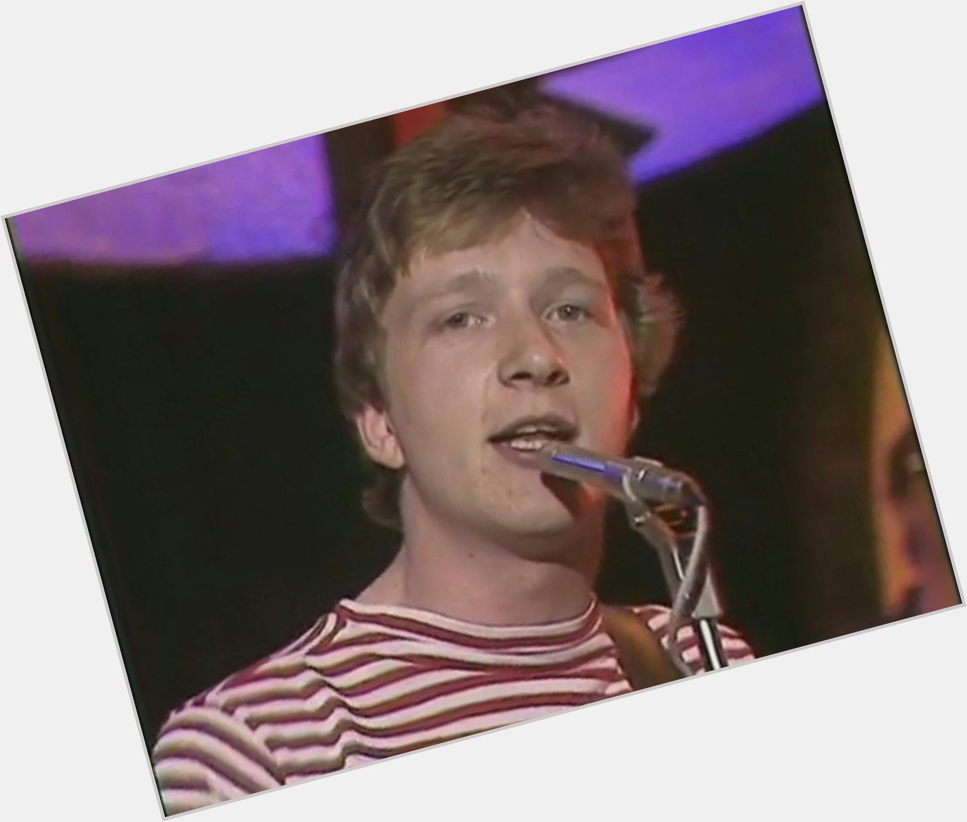 Happy Birthday Glenn Tilbrook 

Squeeze - Take Me I\m Yours 

 