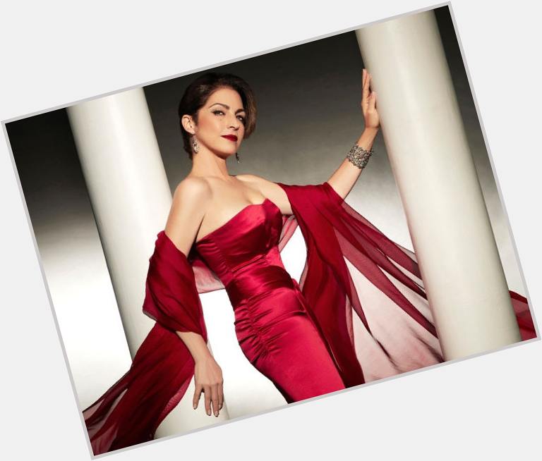 Wow Happy Birthday Gloria Estefan, 64 today and still looking fabulous! 