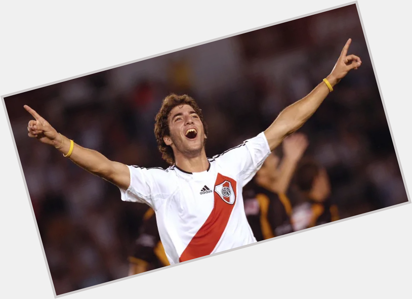¡Feliz cumpleaños Pipita!

Happy birthday to Gonzalo Higuaín who turns 34 years today! 