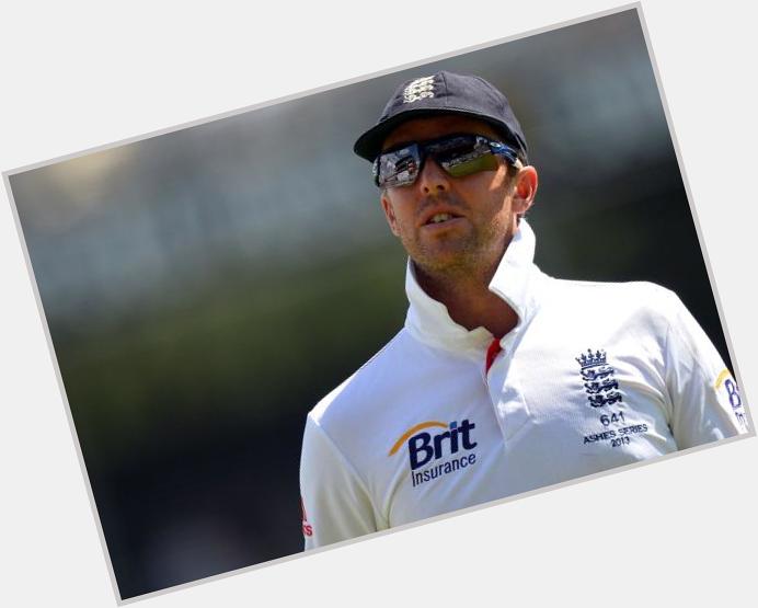 Happy Birthday, Graeme Swann!

60 Tests
1,370 runs
255 wickets

Questionable choice of sunglasses though. 
