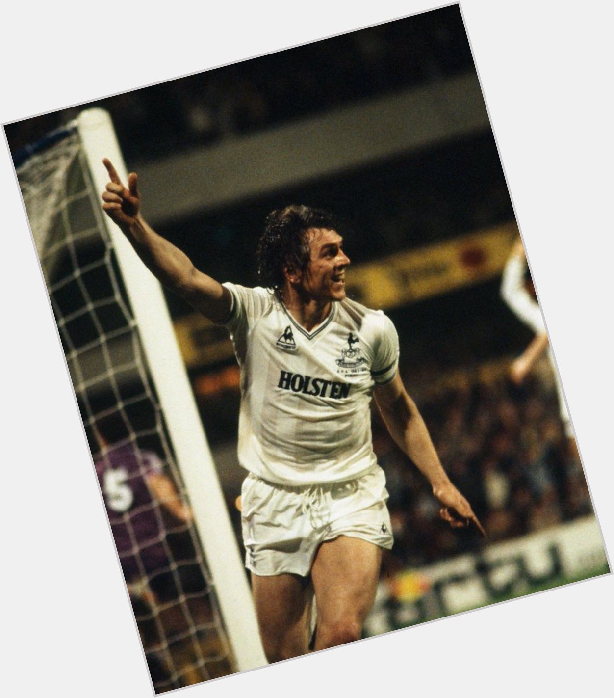 Wishing a very Happy Birthday to Spurs legend, Graham Roberts! 