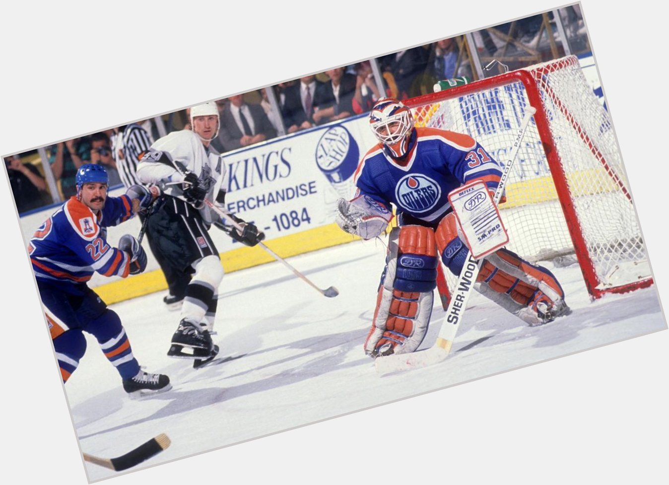 A happy birthday goes out to 54 year old former Canadian Oilers goaltender Grant Fuhr! 