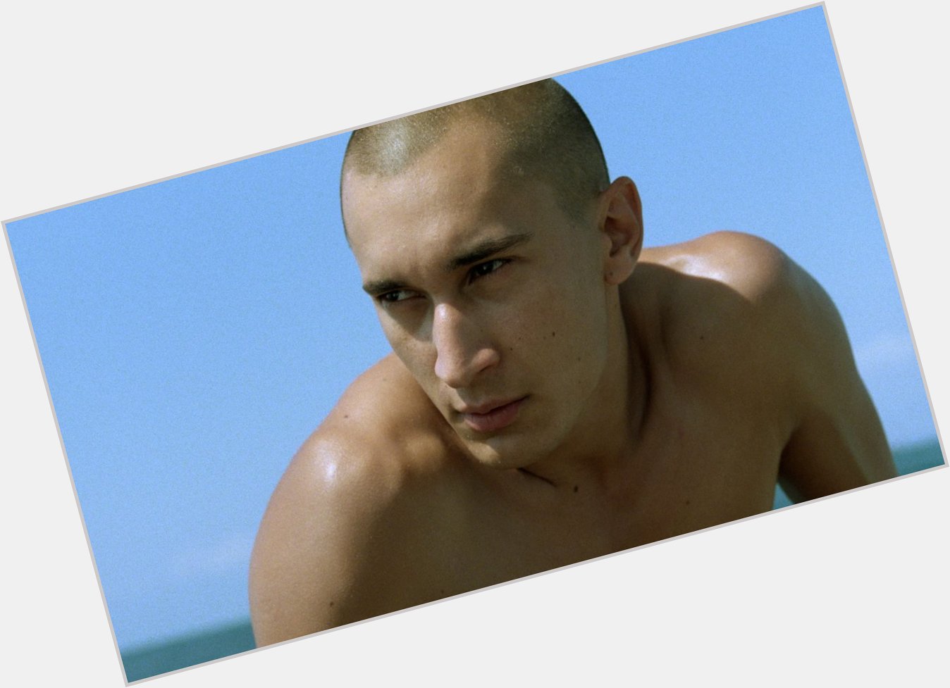 Happy Birthday, Grégoire Colin! 

Pictured here in BEAU TRAVAIL (Claire Denis, 1999). 