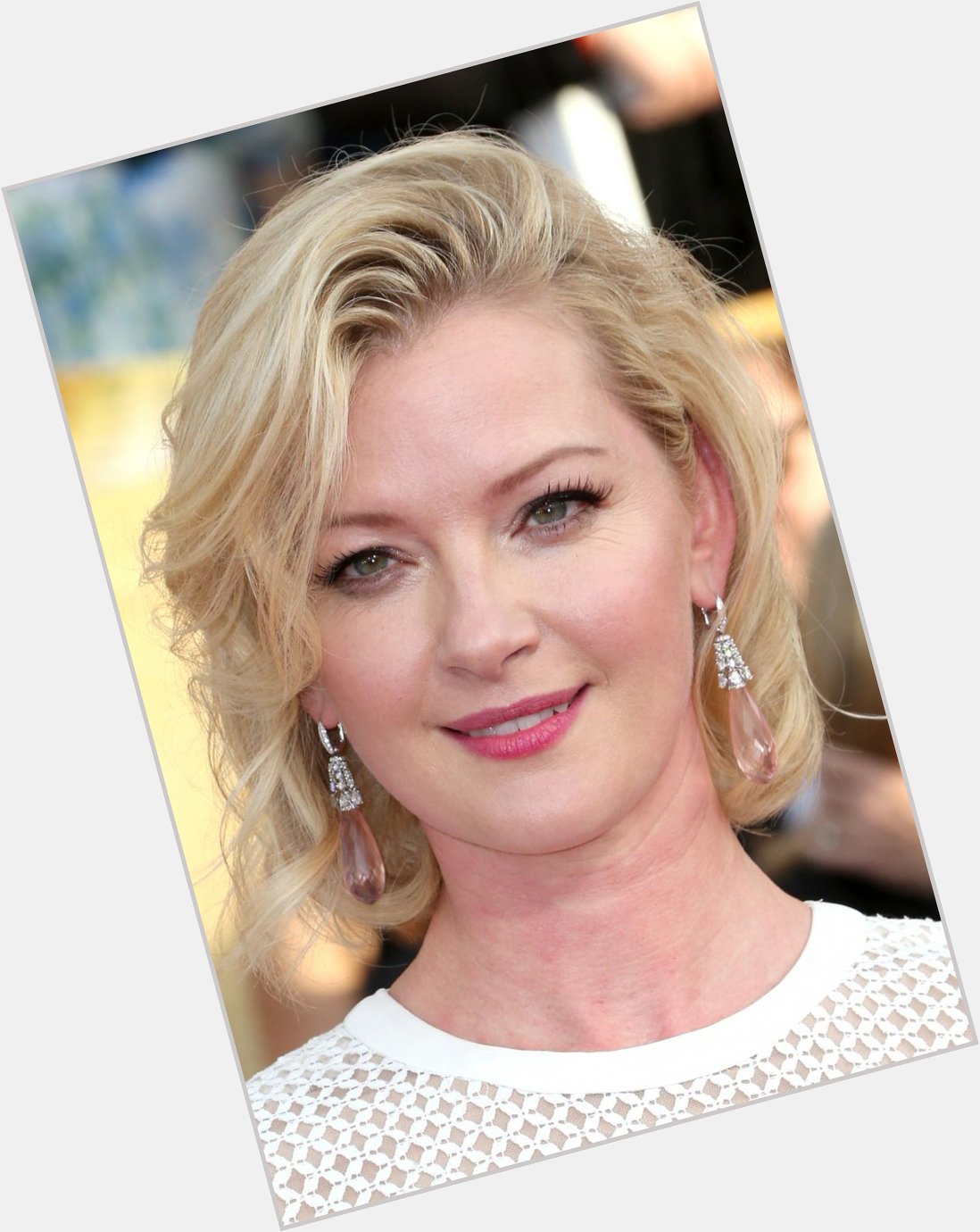 Happy birthday to the gorgeous MILF Gretchen Mol! She really needs to be celebrated more! 