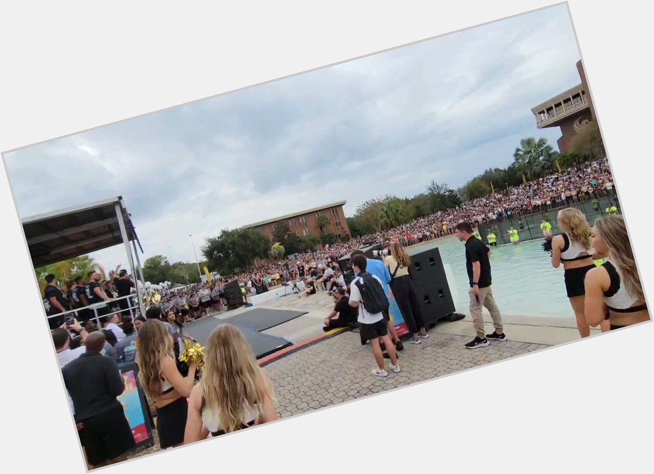  students sing happy birthday to coach Gus Malzahn ahead of Spirit Splash: 