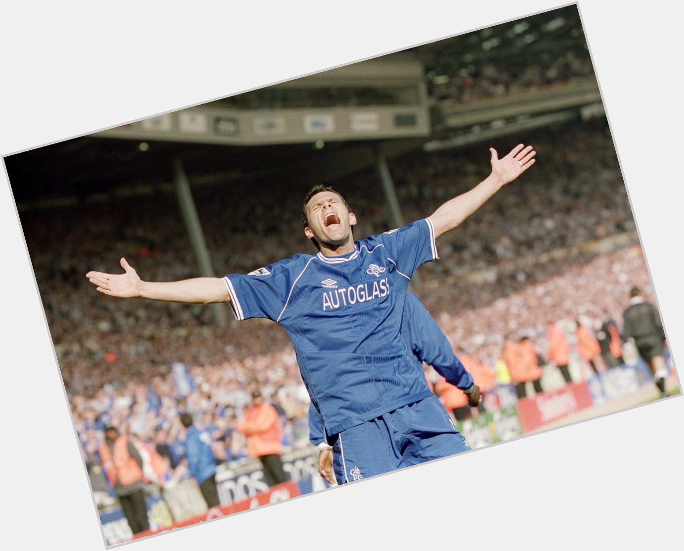  in 1967, former Spurs, Chelsea and Uruguay midfielder Gus Poyet was born.

Happy birthday, Gus! 