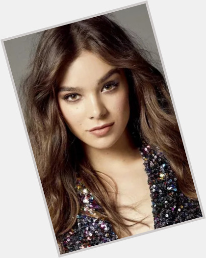 Today is 11 of December and that means we can wish a very Happy Birthday to Hailee Steinfeld who turns 26 today! 