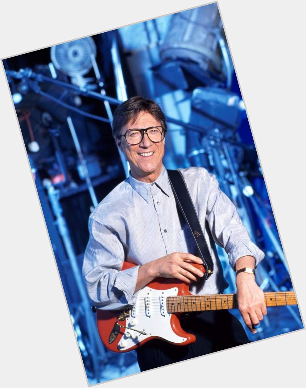 Happy Birthday to Hank Marvin..... 80 years old today..... 