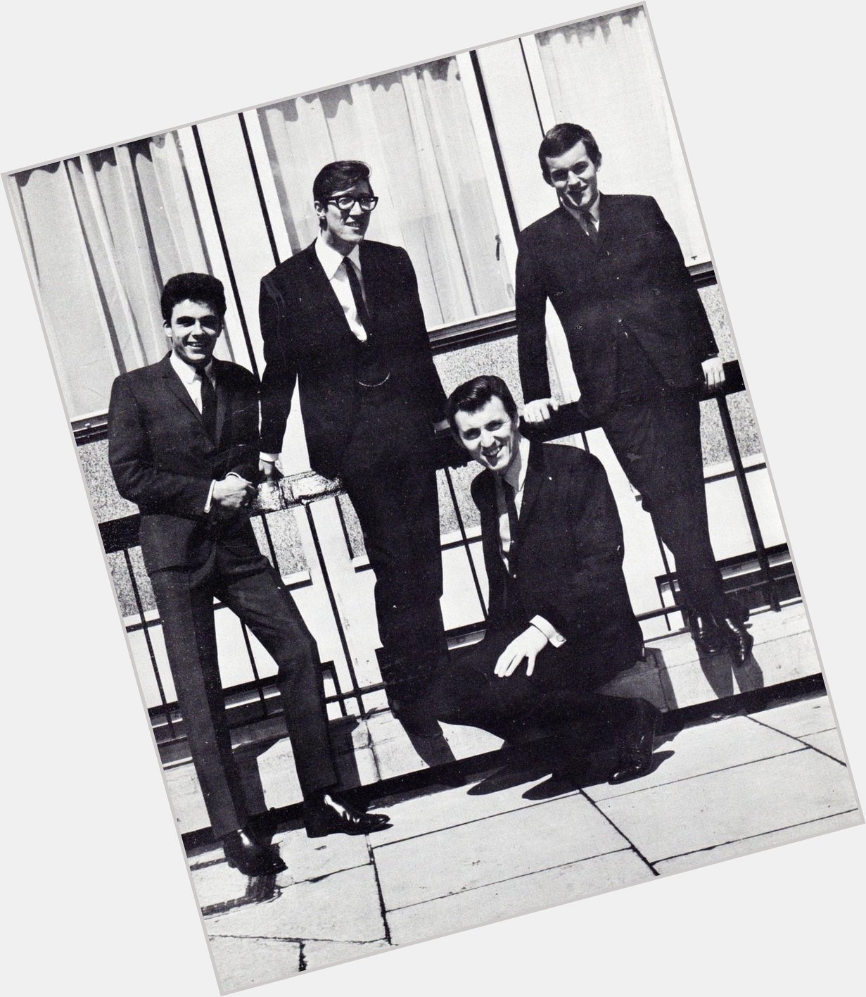 Wishing Hank Marvin a happy 81st birthday today... pic from The Shadows 5th Album Of Guitar Favourites 1964  