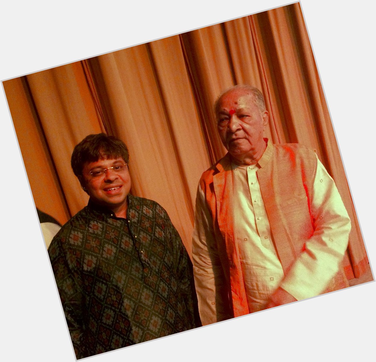Wishing the Flute legend Pt. Hariprasad Chaurasia ji a very happy birthday. Pranams! 
