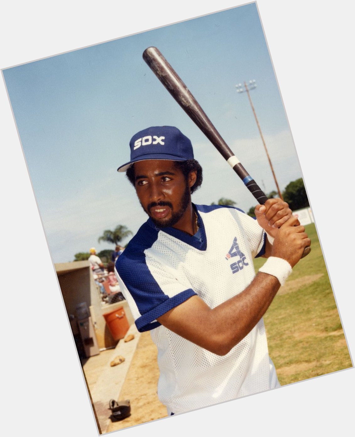 Happy birthday to Harold Baines... I wish the White Sox went back to THIS look 