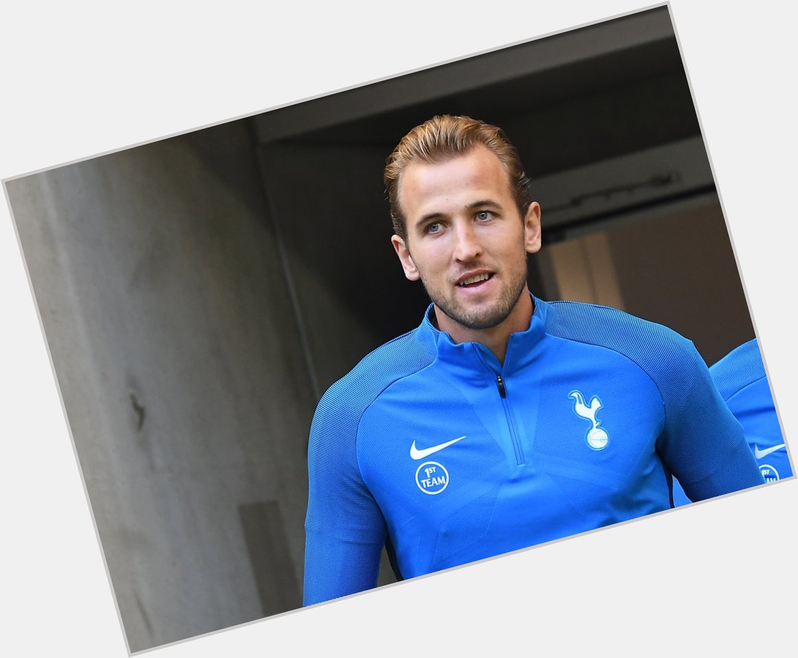 186 goals in 292 games for Spurs and England

Happy 28th Birthday to Harry Kane. 