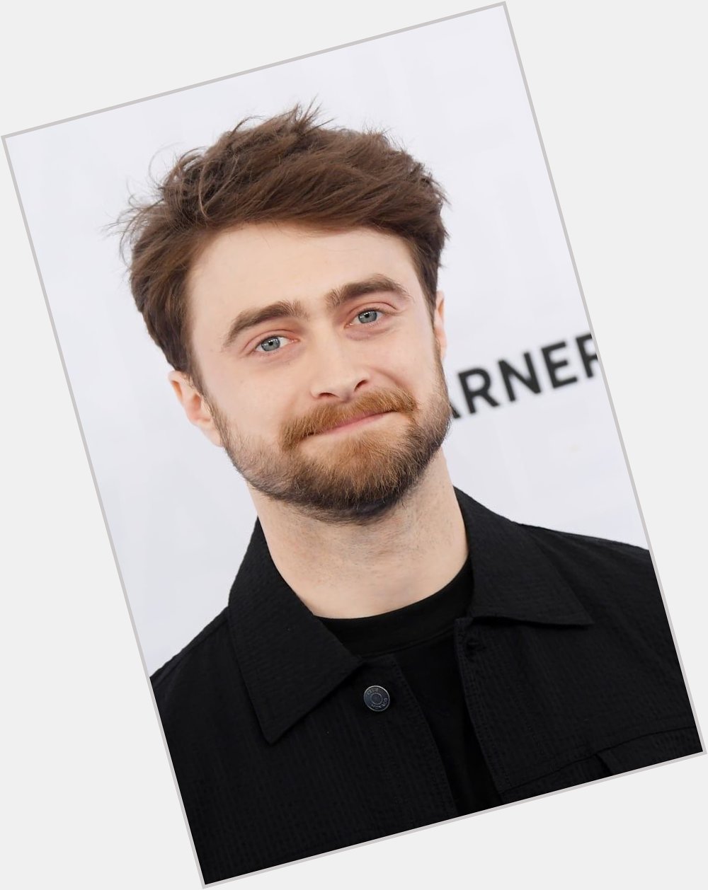Happy birthday to Daniel Radcliffe,
thank you for being the best harry potter and giving me a great childhood 