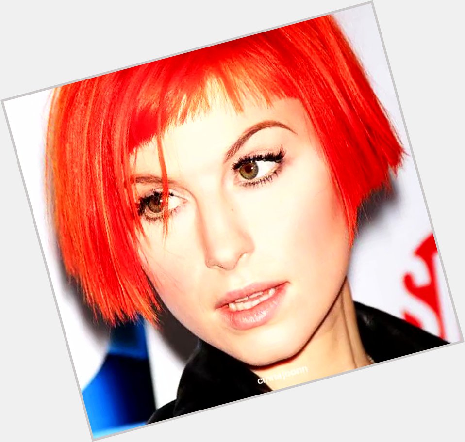 Happy 33rd birthday to the legend hayley williams!

