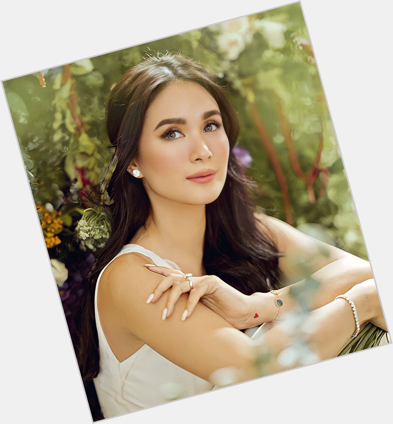 Happy birthday to the one of the prettiest faces and Heart in showbiz, Heart Evangelista!       