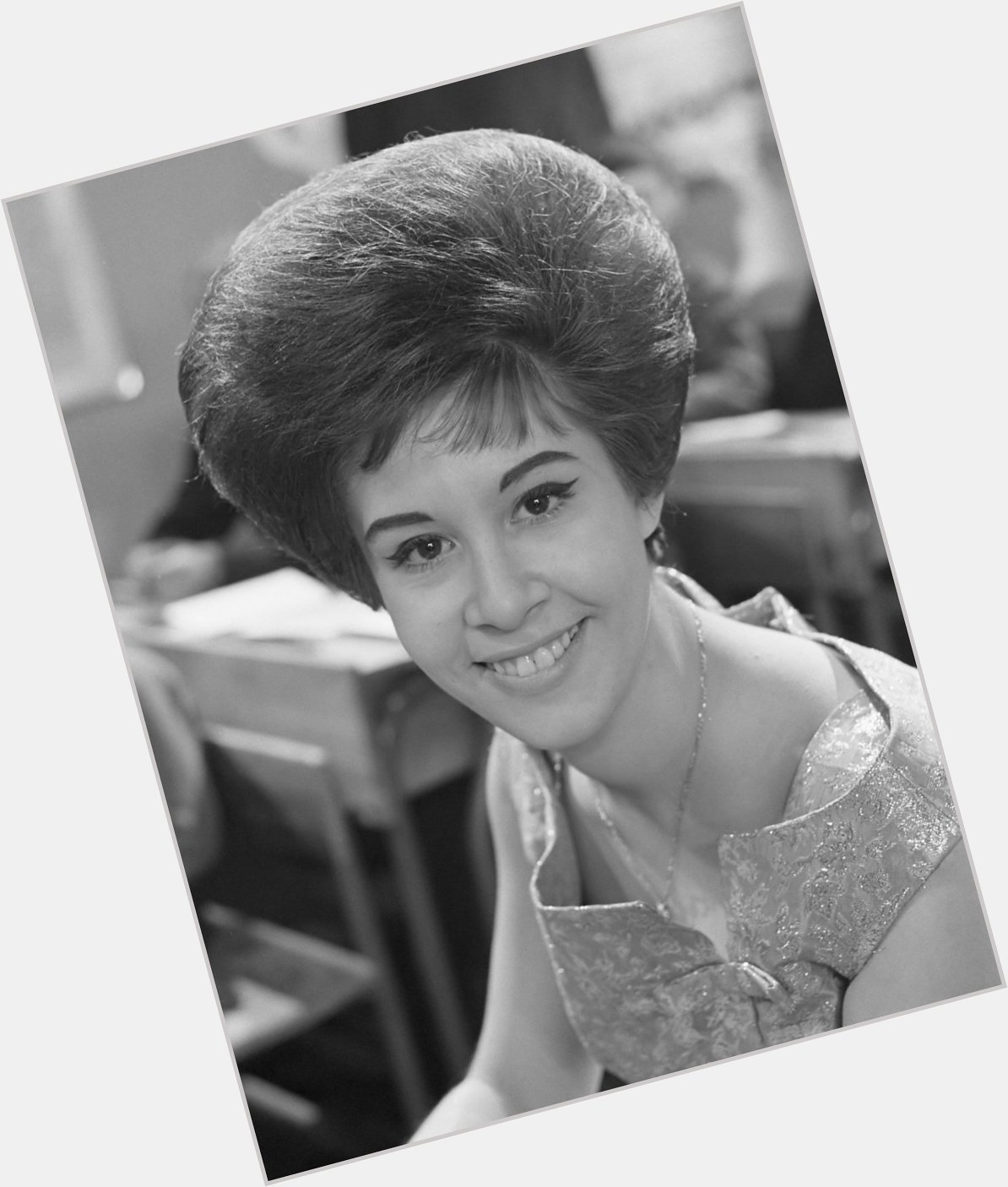 Happy birthday to Helen Shapiro, 73 today and still entertaining with her vocal talent! 