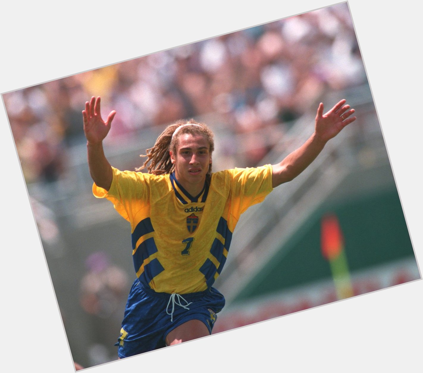 Remember the dreads?

Happy birthday to ex- Sweden,  and legend, Henrik Larsson - 46 today! 
