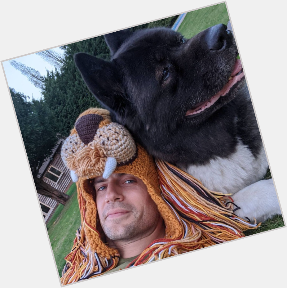 Happy birthday Henry Cavill. here he is with his dog Kal and a lion hat 