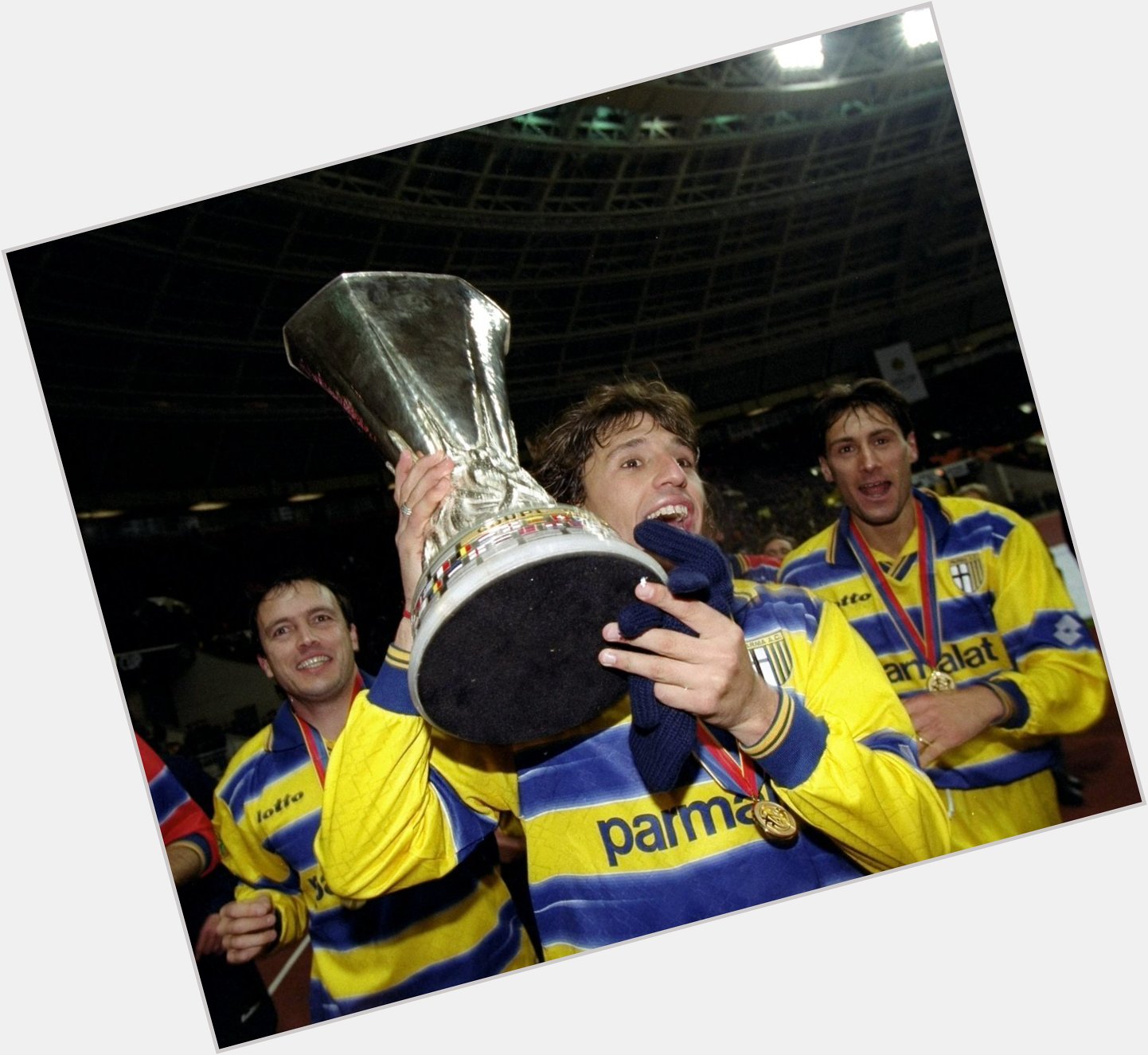 Happy birthday, Parma hero & 1999 UEFA Cup winner Hernán Crespo!    
