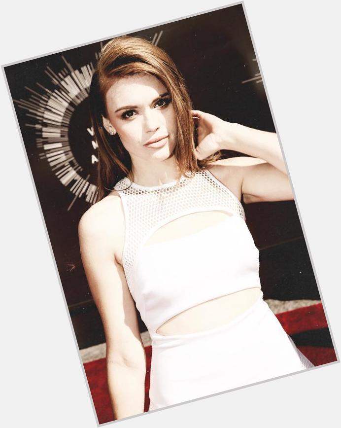 Happy Birthday to the most beautiful and the only queen: Holland Roden .  