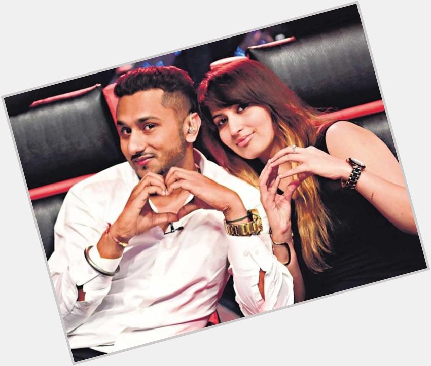 Celebrity Face Wishes A Very Happy Birthday To Honey Singh  
