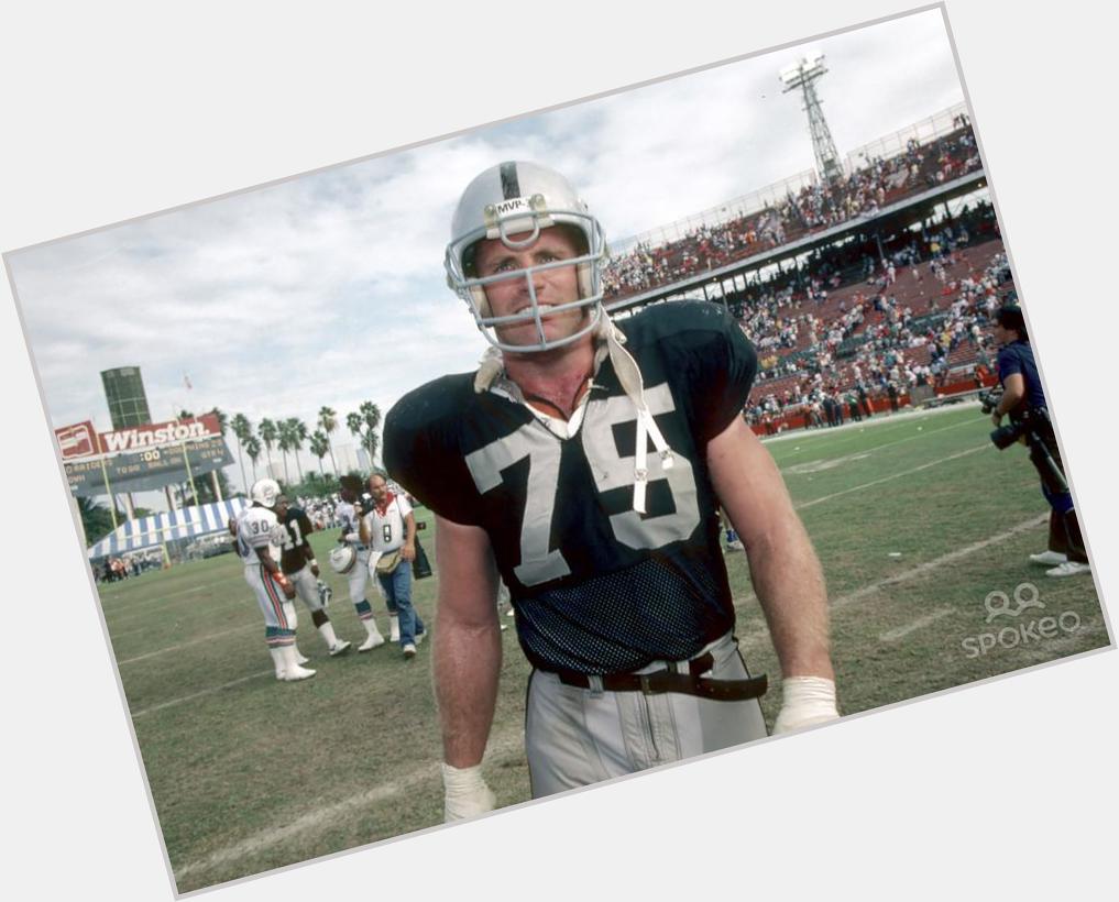 Happy Birthday to Howie Long, who turns 55 today! 