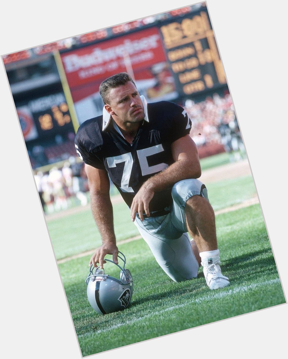  Happy birthday to Howie long 