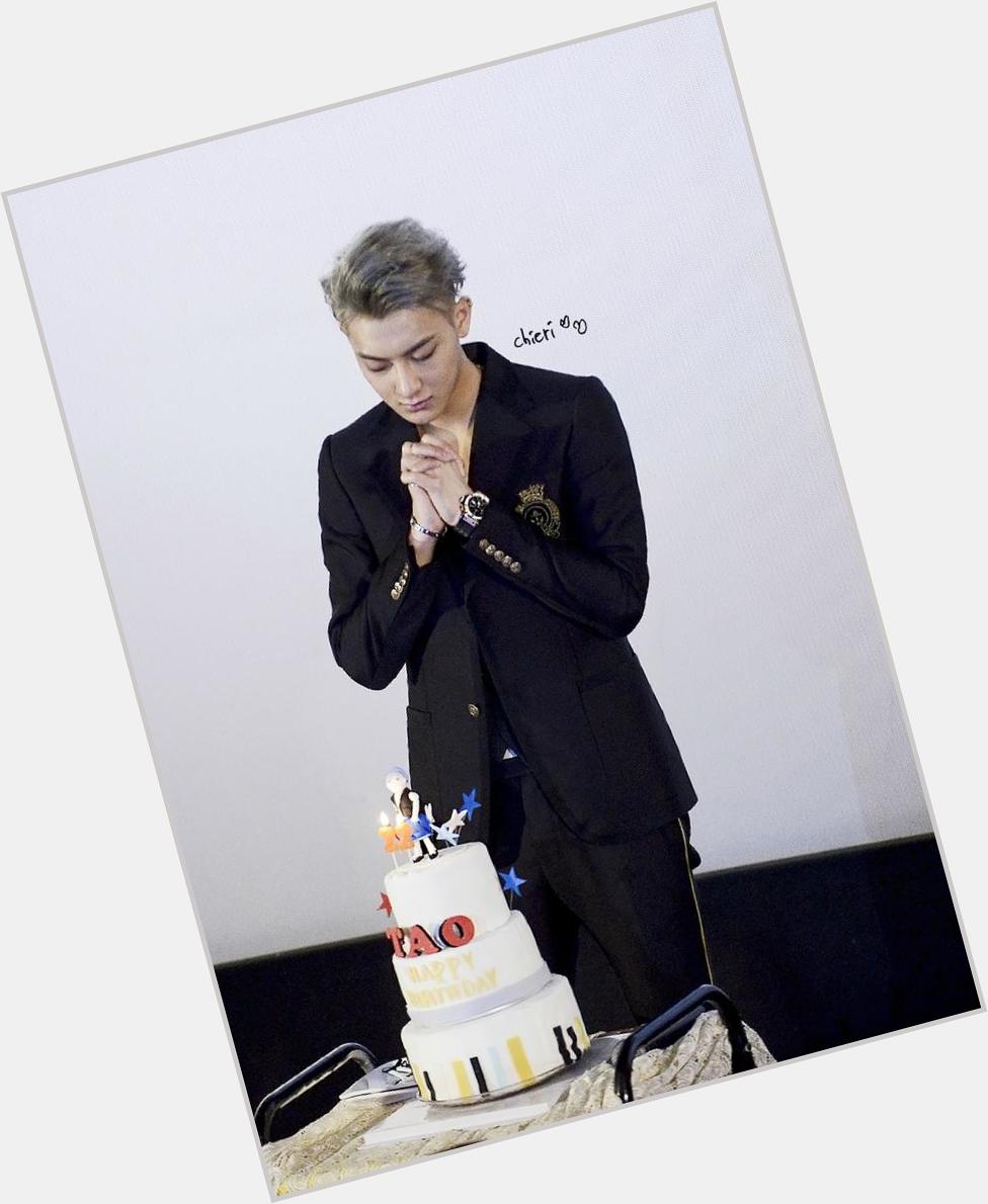Happy birthday Huang Zitao. Hope you\re always happy and healthy  