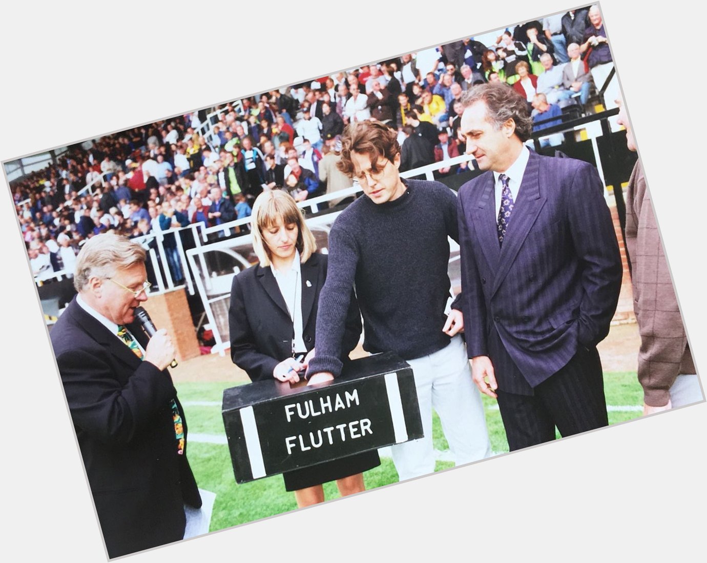 Happy birthday to Hugh Grant, my second favorite Fulham supporter named Hugh. 