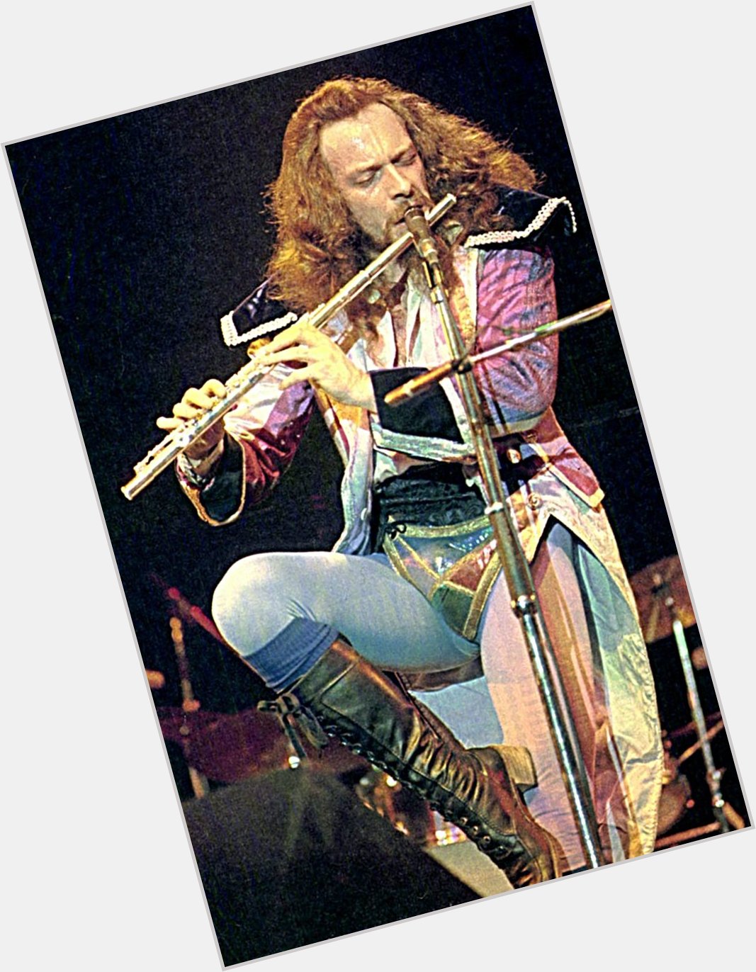 Happy birthday to multitalent Ian Anderson who turns 70 today! Time to spin some JethroTull again 