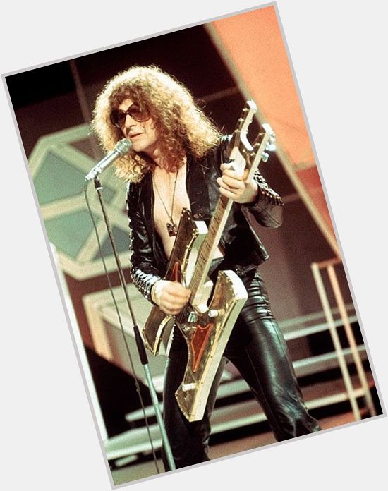 All the young dudes should wish a happy birthday to Mott The Hoople frontman Ian Hunter! 