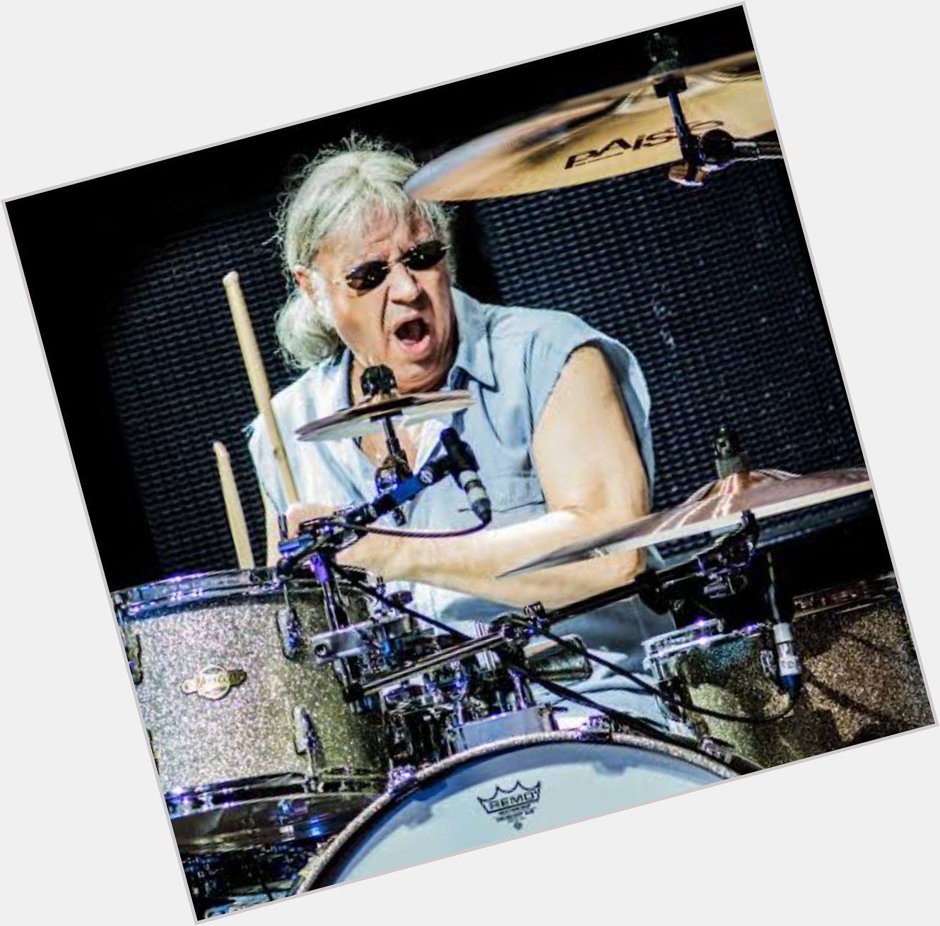 Happy 73 birthday to the legendary Deep Purple drummer Ian Paice! 
