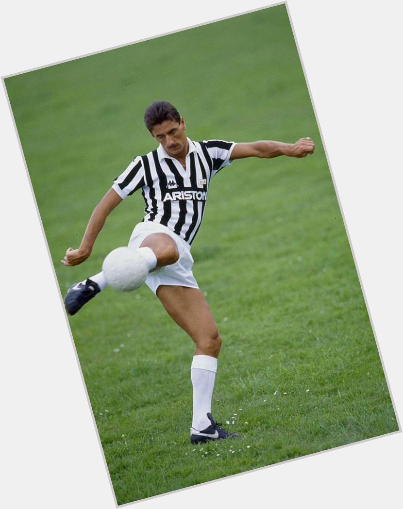 Happy birthday to former Juventus striker Ian Rush, who turns 54 today. record: 40 apps, 13 goals. 