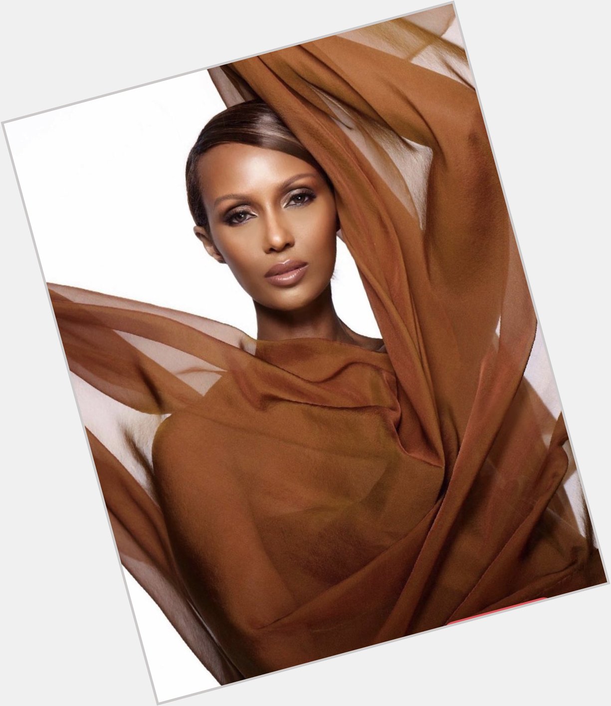 Happy birthday to one of the greatest models to ever grace a cover. My Somali sister, Iman Abdulmajid.  