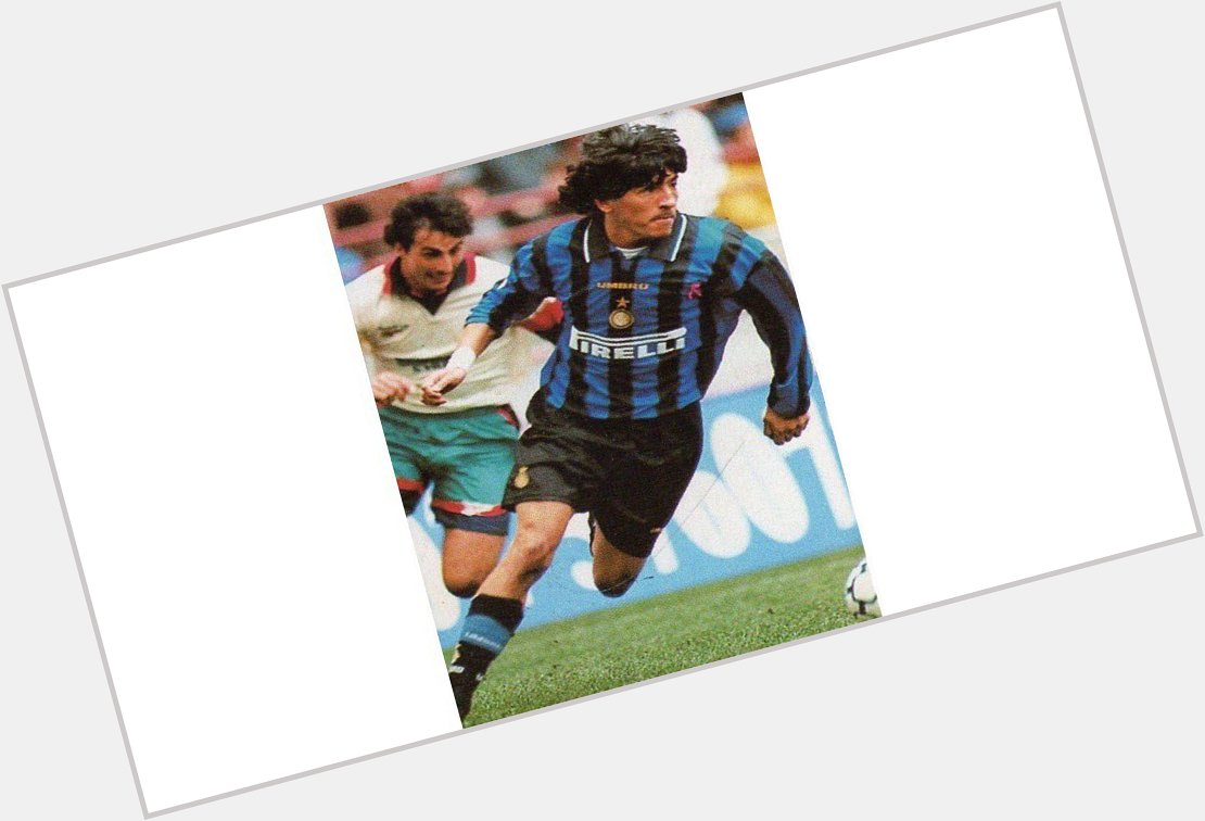 Happy birthday to Iván Zamorano. The Chilean striker had nearly 10 years with Real Madrid & Inter from 1992-01. 
