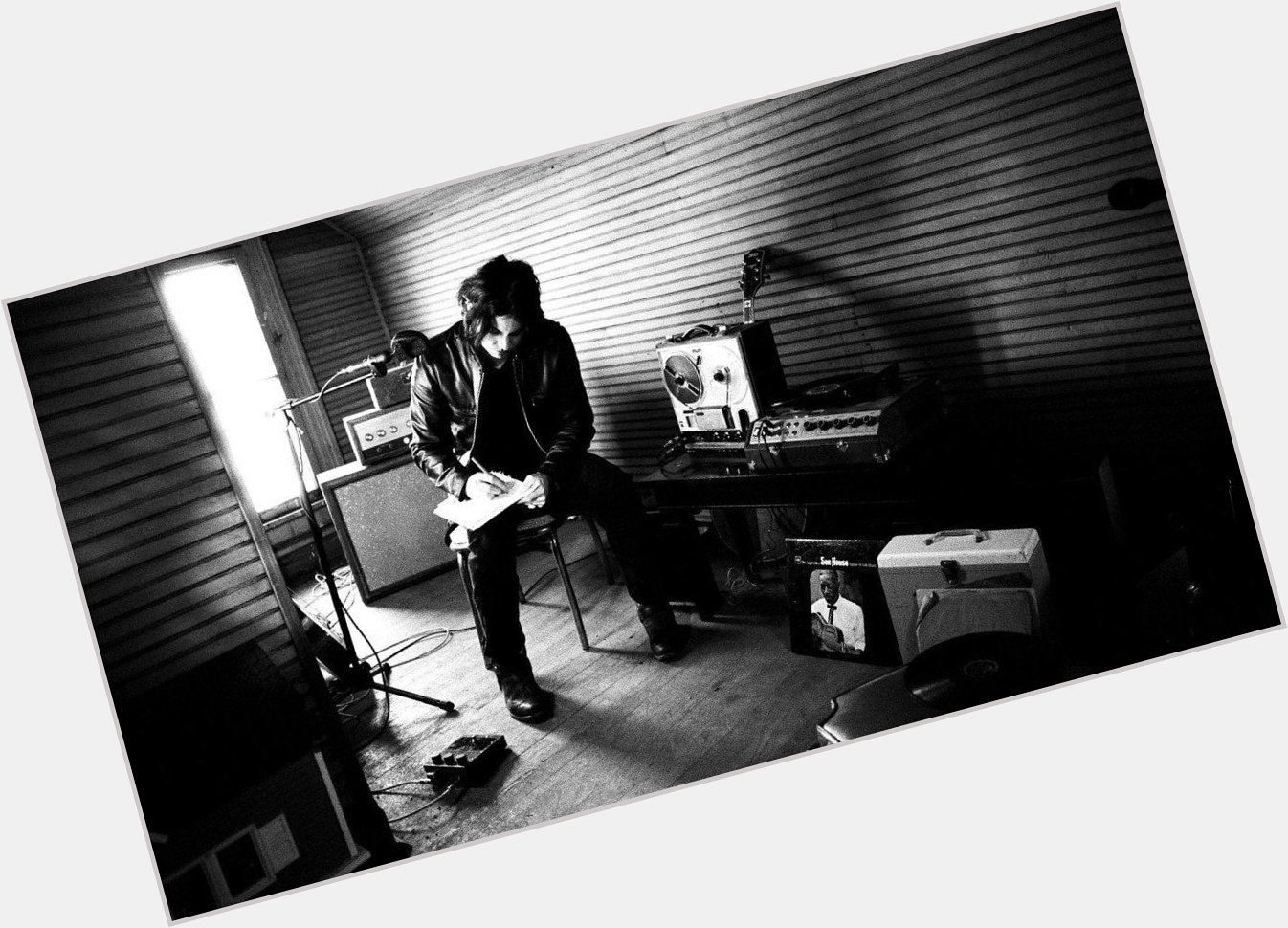 Happy 40th Birthday, Jack White!!! 
You are one of my heroes, the most unique one. 
