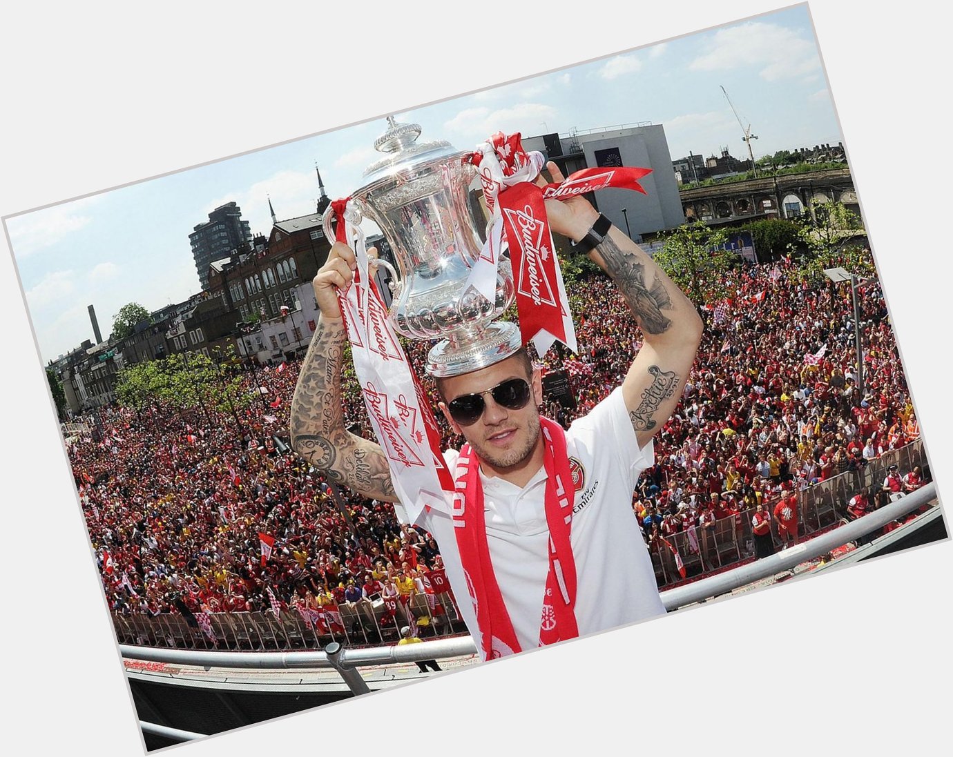 HAPPY BIRTHDAY to Jack Wilshere! wish you be happy and get well soon! 