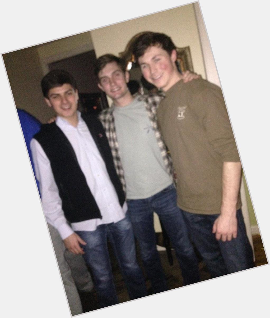 Here\s a quality pic from NYE to wish a happy birthday. Have a good day dog 