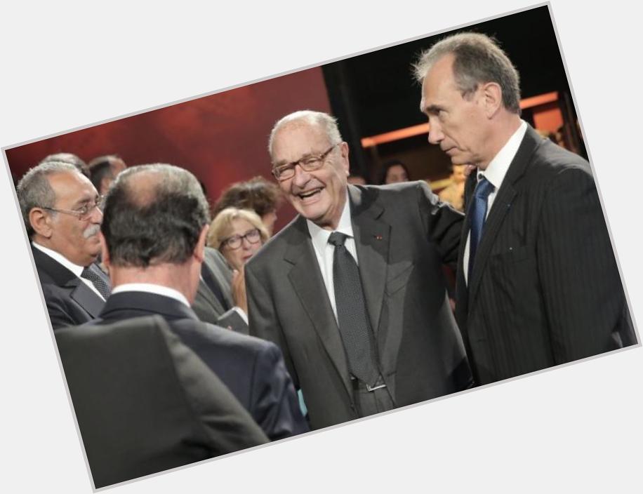 Je vous souhaite un bon anniversaire Monsieur le President Jacques Chirac . 
Happy birthday to you President . 