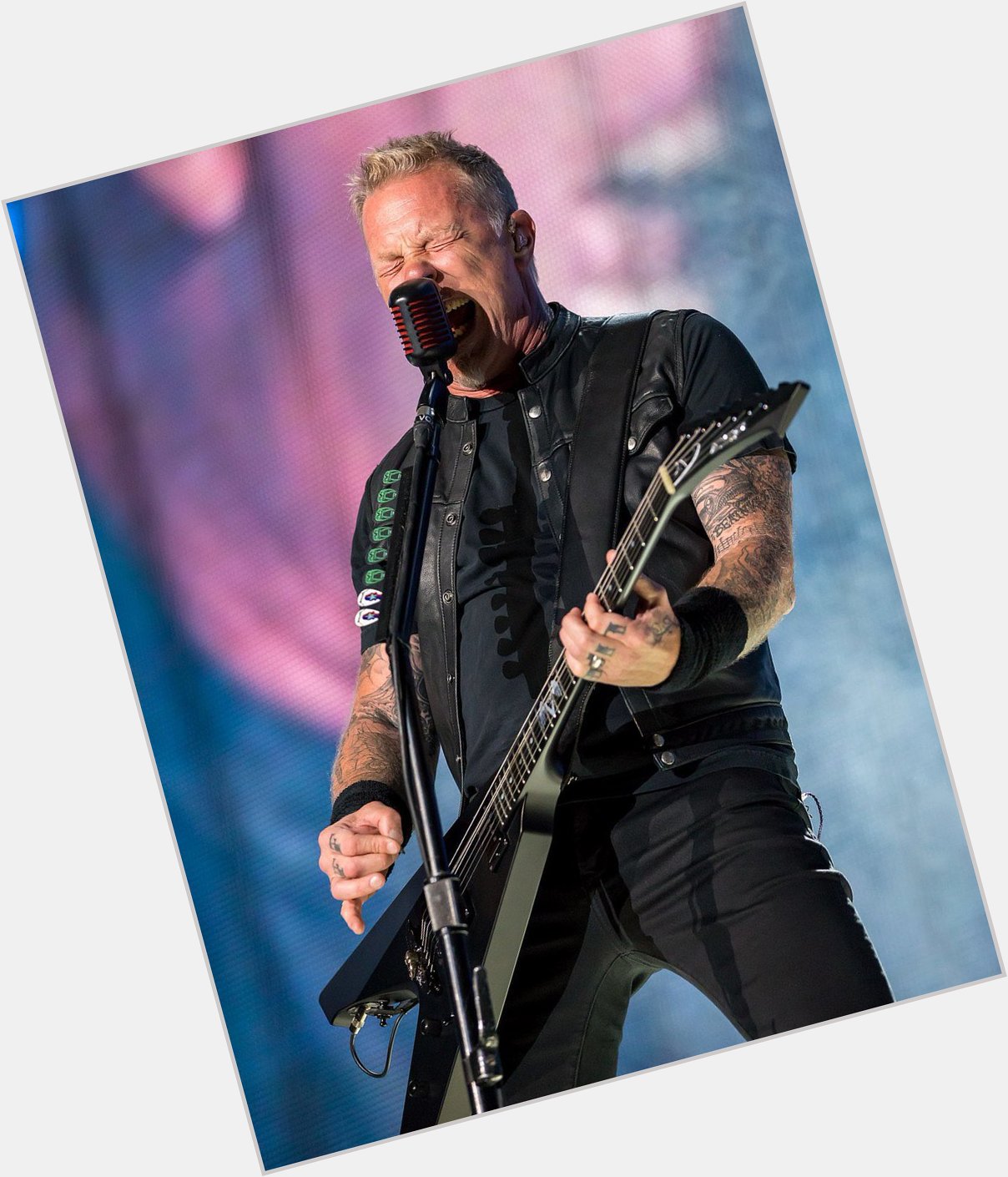Happy birthday to the fastest right hand in metal. James Hetfield!  